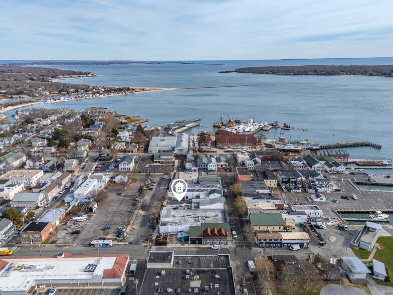 More Photos Of 30-32 Front St, Greenport Storefront Retail Residential For Sale