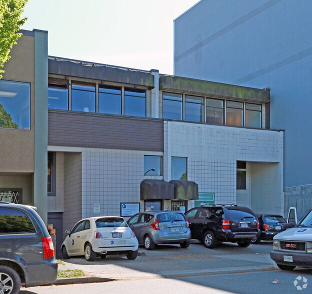 More Photos Of 116-118 W 8th Ave, Vancouver Flex For Lease