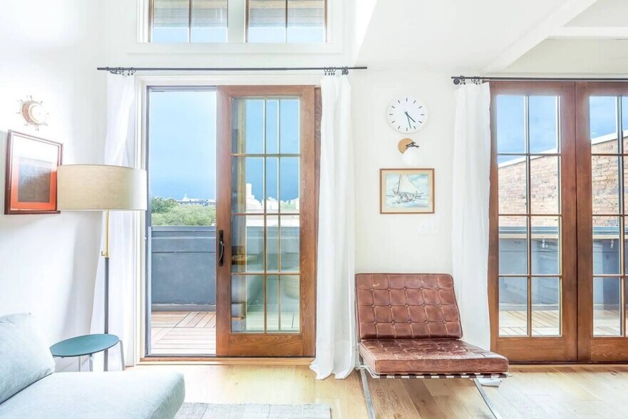 More Photos Of 36 Martin Luther King Jr Blvd, Savannah Specialty For Sale