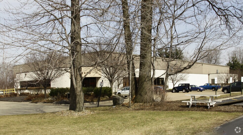Primary Photo Of 12400 Plaza Dr, Parma Warehouse For Lease
