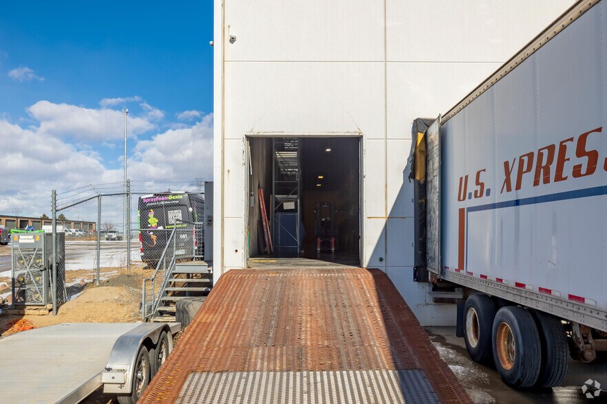 More Photos Of 5555 Joliet St, Denver Warehouse For Lease