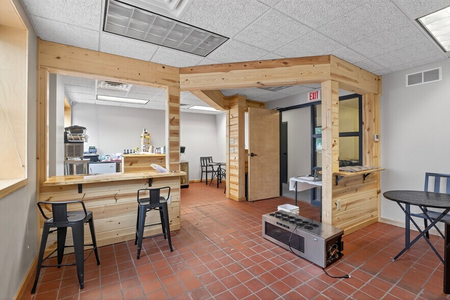 More Photos Of 1201 Water St, Stevens Point Storefront Retail Office For Sale