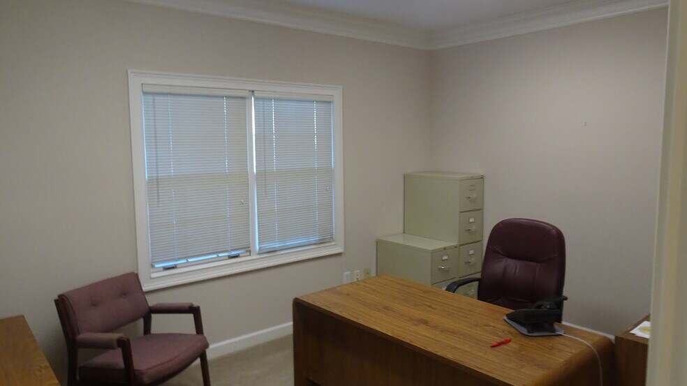 500 Sun Valley Dr, Roswell, GA 30076 Office For Lease