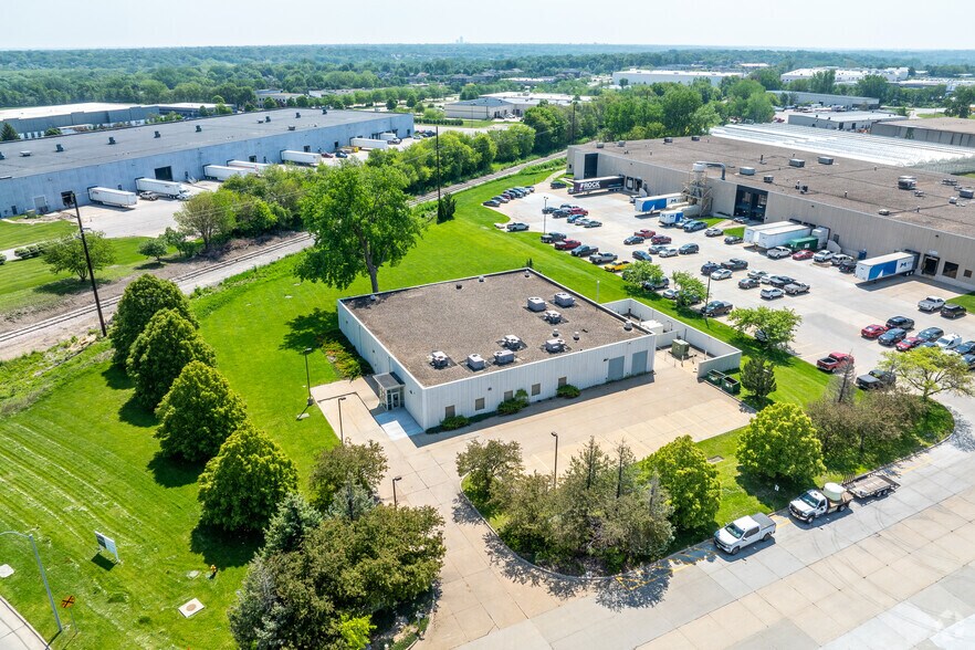 More Photos Of 10740 Aurora Ave, Urbandale Industrial For Sale