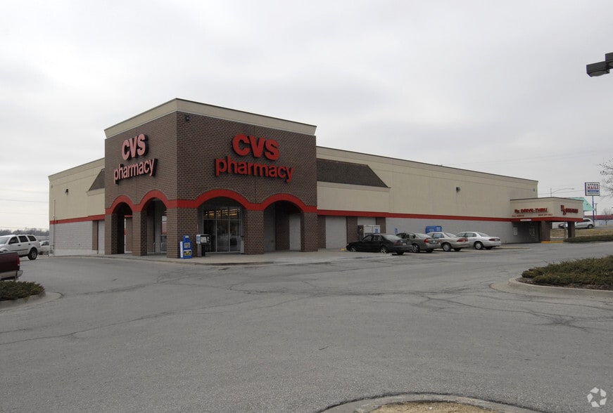 Primary Photo Of 12000 S US Hwy 71, Grandview Drugstore For Lease