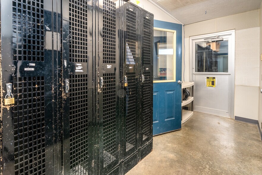 More Photos Of 602 S Court St, Marion Office For Sale