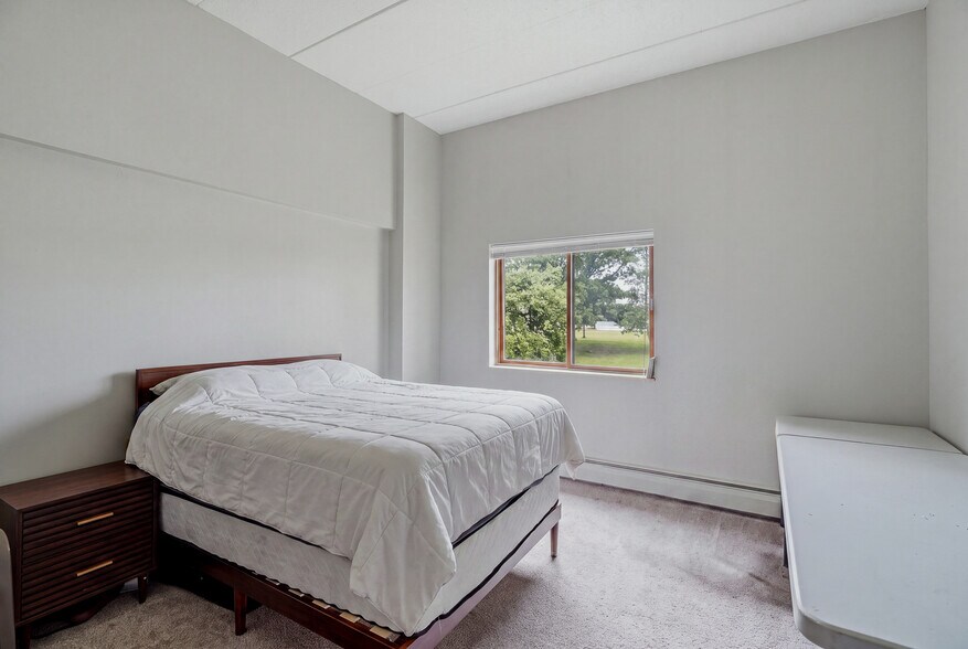 More Photos Of 985 Ivy Ave E, Saint Paul Apartments For Sale