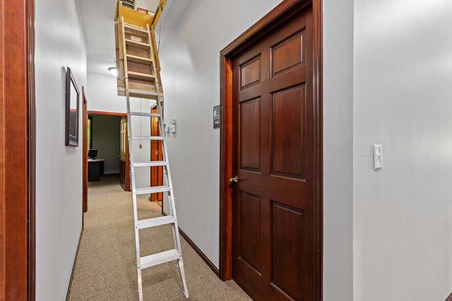More Photos Of 9340 Hennepin Town Rd, Eden Prairie Office For Sale
