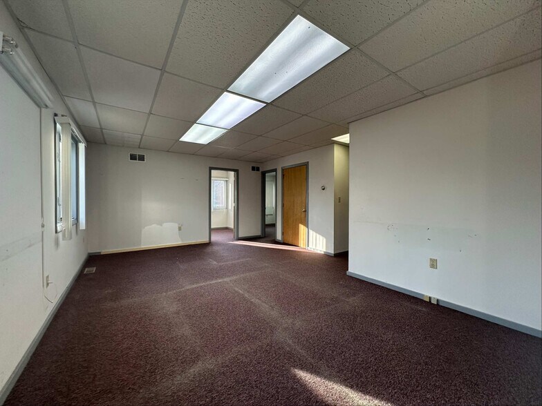 More Photos Of 32 William F Palmer Rd, Moodus Freestanding For Lease