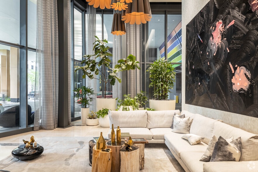 More Photos Of 25 SW 9th St, Miami Office Residential For Lease