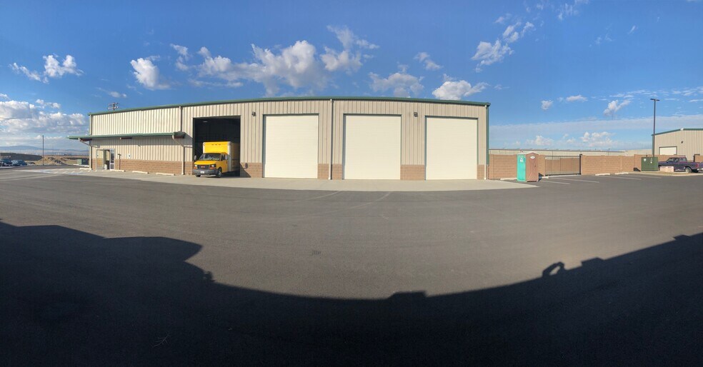 More Photos Of 2901 Rainier Pl, Pasco Warehouse For Lease