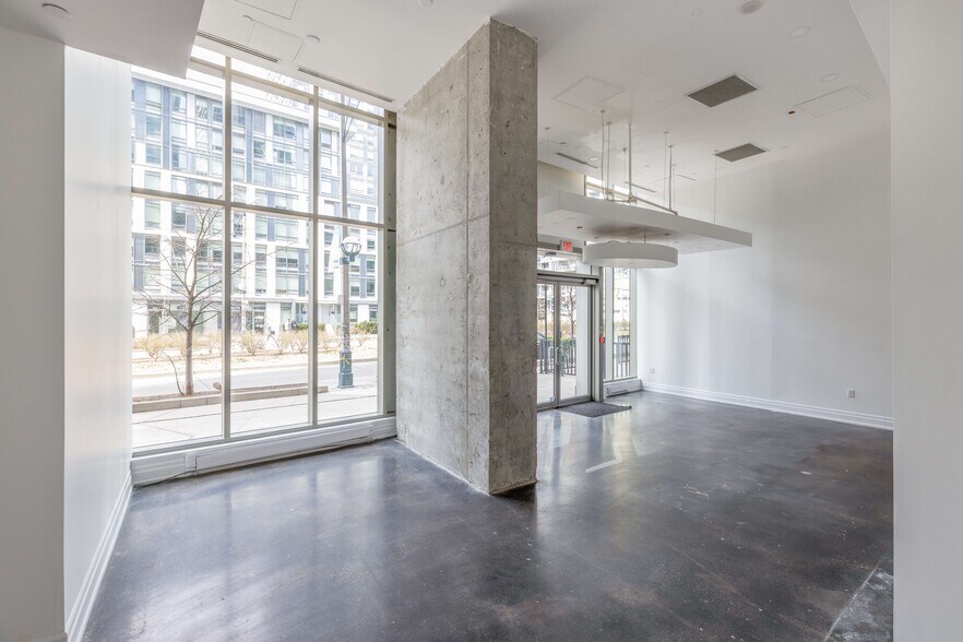 More Photos Of 115 Fort York Blvd, Toronto Apartments For Lease