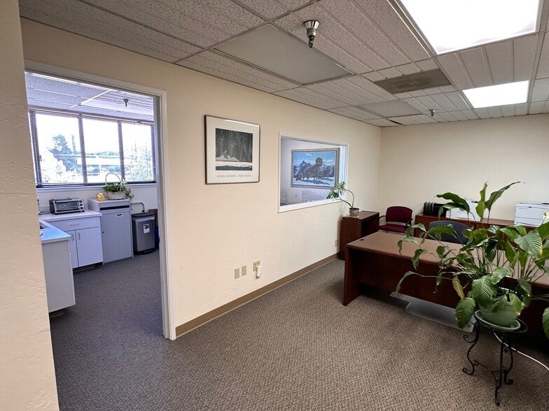 More Photos Of 260 Main St, Redwood City Loft Creative Space For Sale