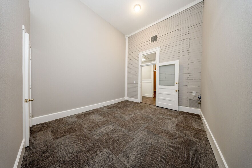 More Photos Of 121 E 1st St, Sanford Office Residential For Sale