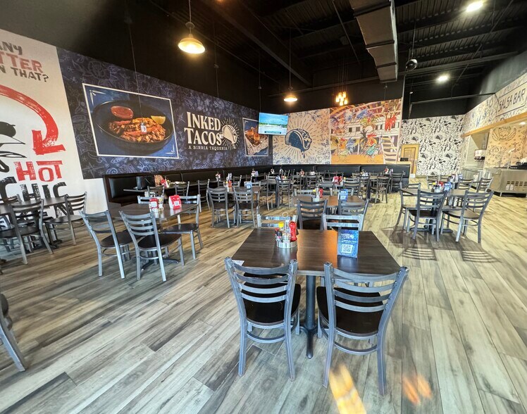 More Photos Of 4001 S Sam Houston Pky, Houston Storefront For Lease
