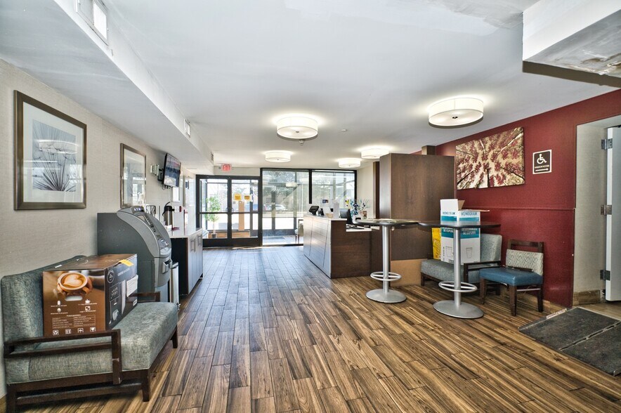 More Photos Of 9424 Waukegan Rd, Morton Grove Hotel For Sale