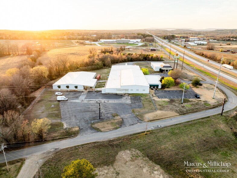 Primary Photo Of 218 Massengale Rd, Clarksville Warehouse For Sale