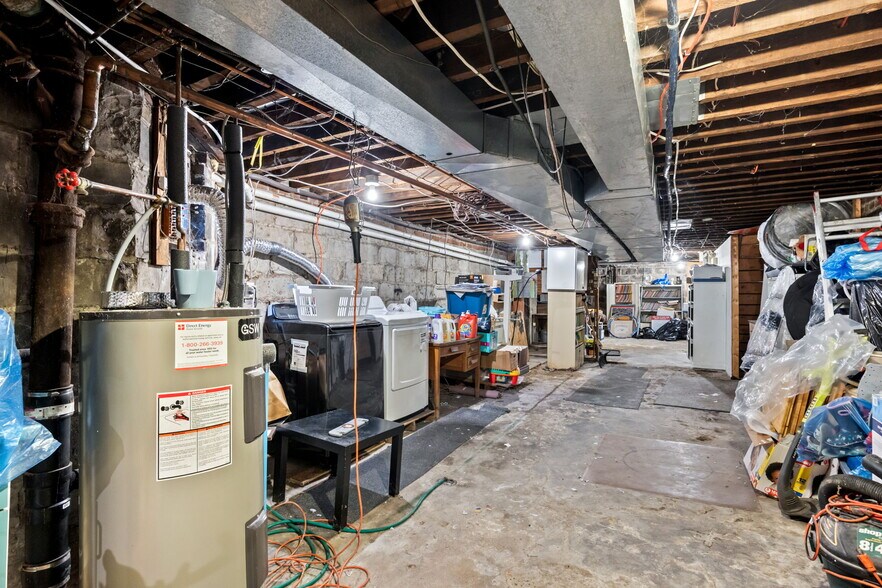 More Photos Of 1611 Bloor St W, Toronto Storefront Retail Office For Sale