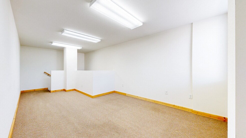 More Photos Of 200 12th St SW, Loveland Warehouse For Sale