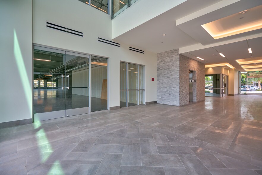 More Photos Of 2425 S Stearman Dr, Chandler Office For Lease