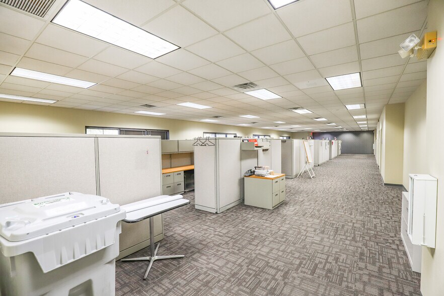 More Photos Of 3811 NW 40th Ter, Gainesville Office For Lease