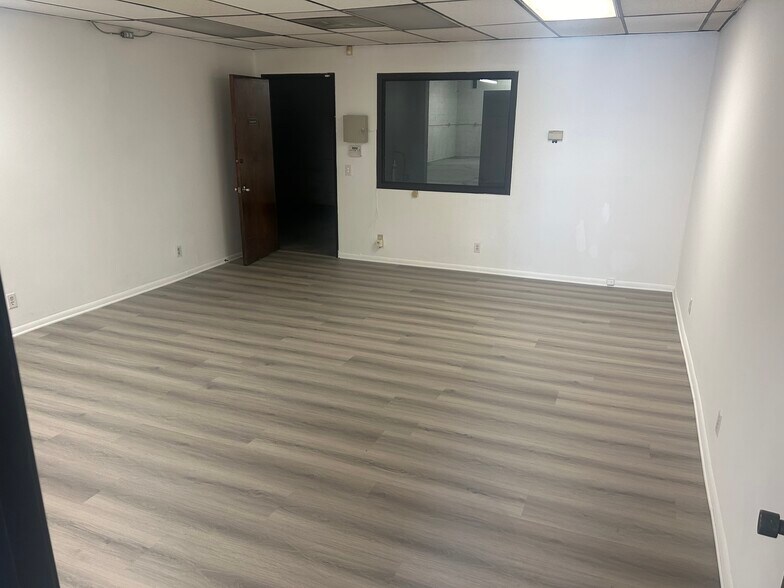 More Photos Of 1026 S Gerhart Ave, Commerce Warehouse For Sale