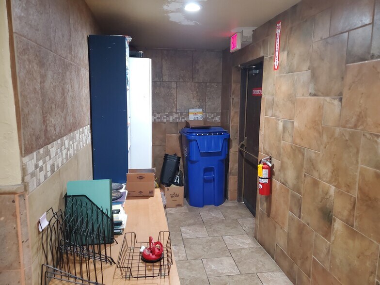 More Photos Of 955 E Main St, Mesa Freestanding For Sale