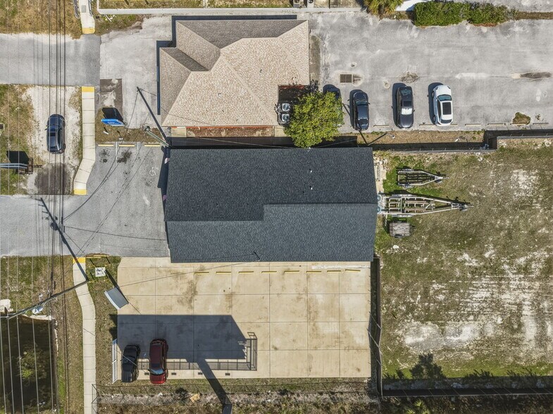 More Photos Of 13414 US Highway 19, Hudson Showroom For Lease