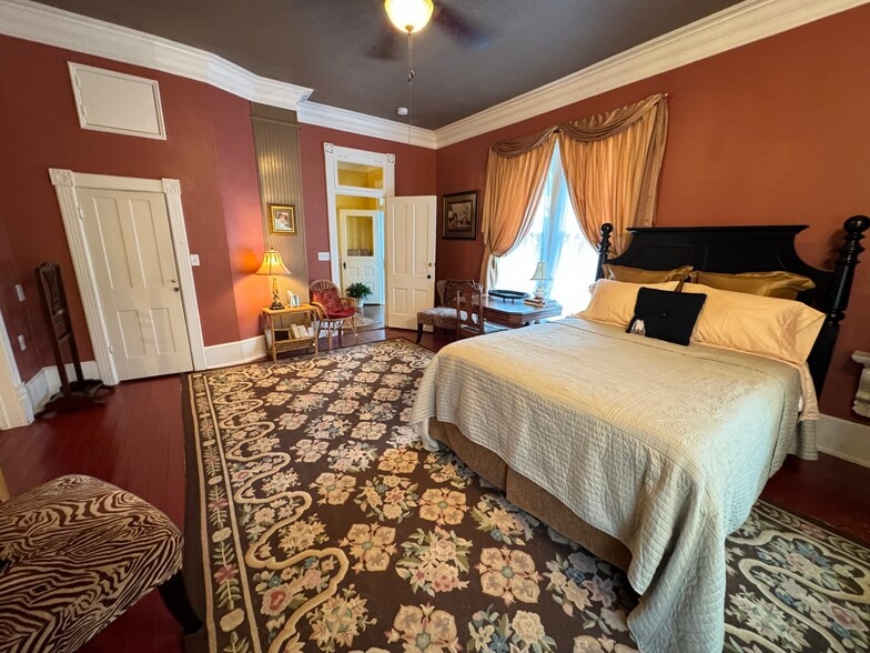 More Photos Of 224 W Chickasaw St, Tahlequah Hospitality For Sale