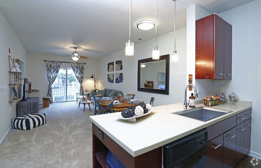 More Photos Of 900 E Six Forks Rd, Raleigh Apartments For Lease