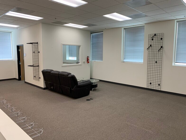 More Photos Of 3468 Webster Ave, Perris Manufacturing For Lease