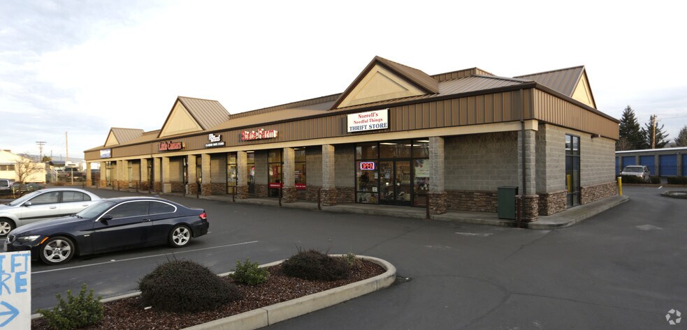 More Photos Of 8336 Highway 62 Hwy, White City Storefront Retail Office For Lease