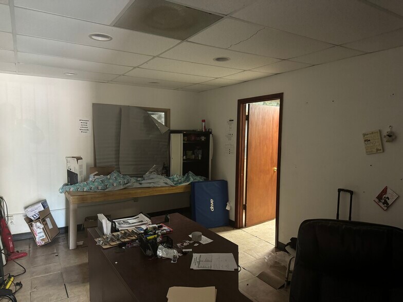 More Photos Of 3429 N Liberty St, Jacksonville Light Distribution For Sale