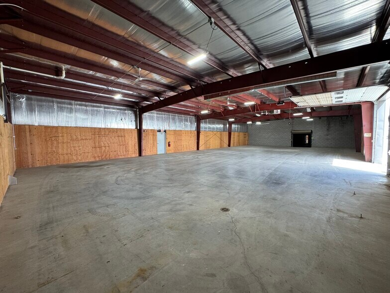 More Photos Of 2323 N Roemer Rd, Appleton Warehouse For Lease