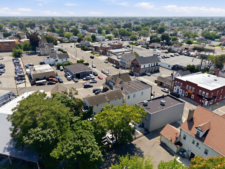 More Photos Of 272 Broadway, Bethpage General Retail For Sale