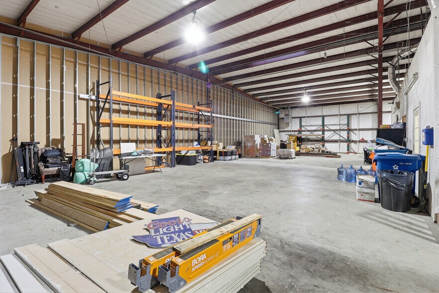 More Photos Of 5342 5th St, Katy Freestanding For Lease