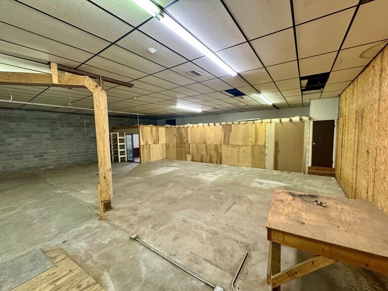 More Photos Of 868 State Route 3 and 12, Hinton Flex For Sale