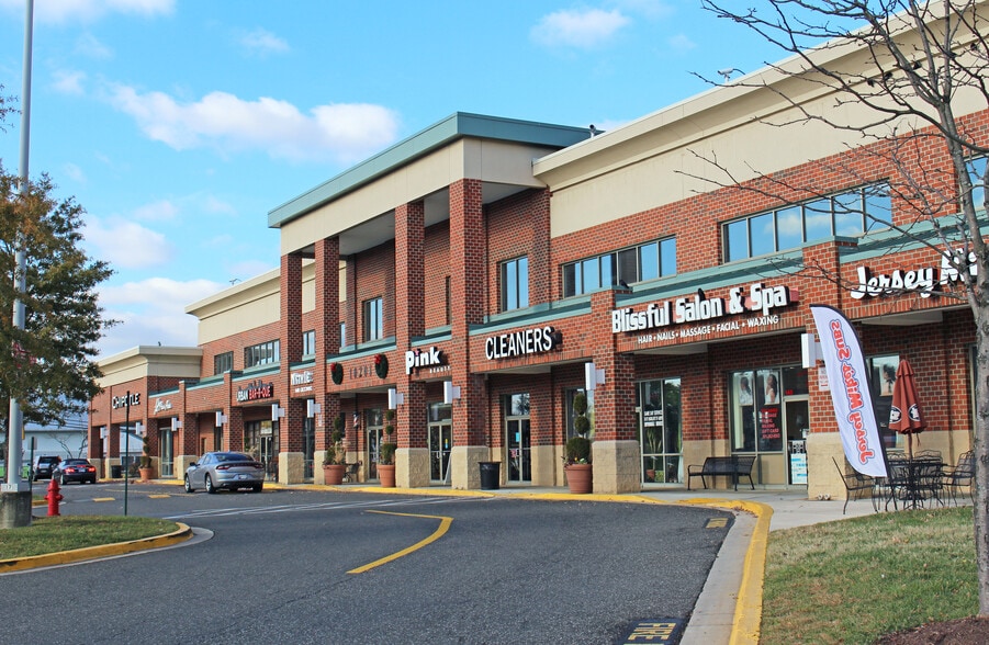 More Photos Of 10201 Martin Luther King Jr Hwy, Bowie Freestanding For Lease
