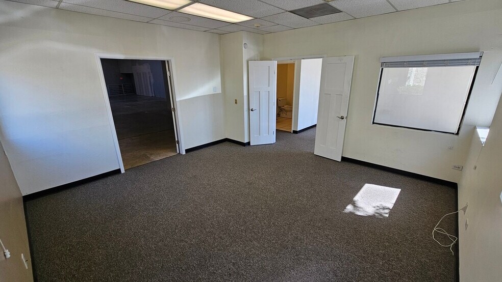 More Photos Of 4301 S Federal Blvd, Englewood Light Distribution For Lease