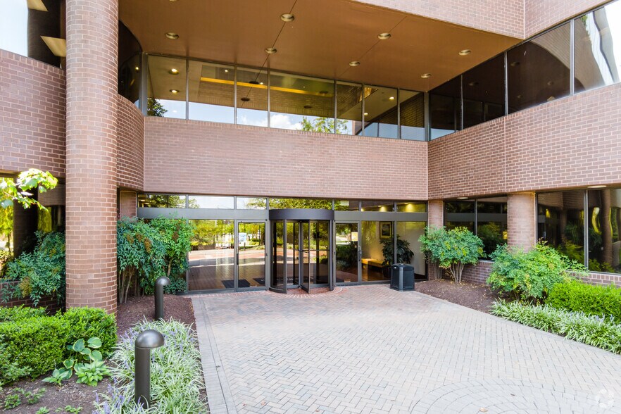 More Photos Of 4640 Forbes Blvd, Lanham Office For Lease