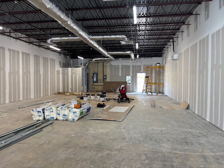 More Photos Of 1234-1246 Us Highway 70 SW, Hickory Unknown For Lease