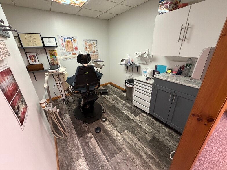 More Photos Of 23 Spring St, Dexter Office For Sale