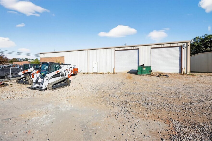 More Photos Of 4308 Interstate Dr, Macon-Bibb Office For Lease