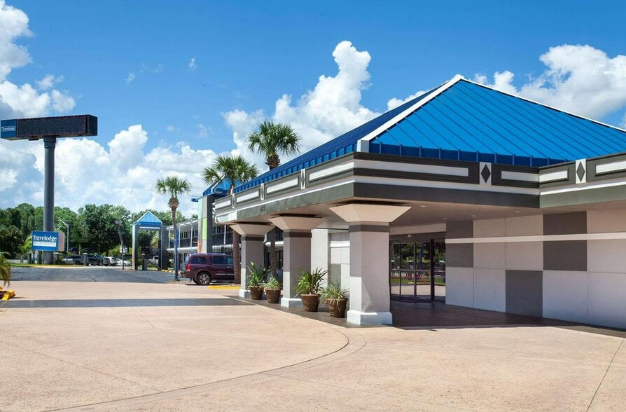More Photos Of 481 Deltona Blvd, Deltona Hotel For Sale