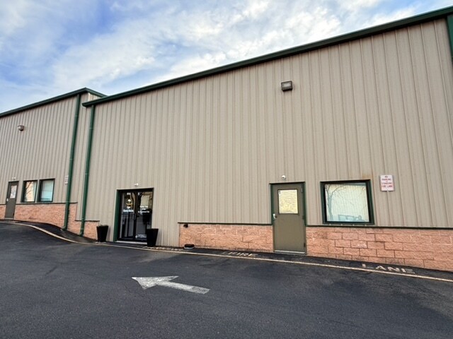 More Photos Of 26 Perchwood Dr, Fredericksburg Industrial For Sale