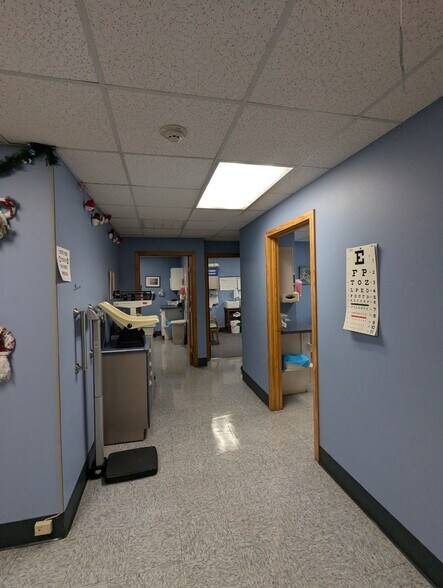 More Photos Of 1445 Wampanoag Trl, Riverside Office For Sale