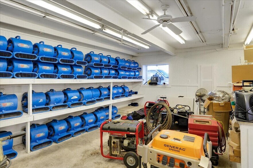 More Photos Of 1518 Petunia Ave, Louisville Warehouse For Sale