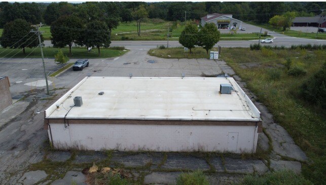 More Photos Of 10775 Dixie Hwy, Davisburg Convenience Store For Lease