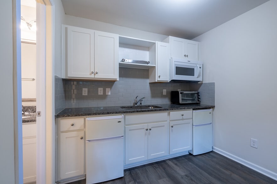 More Photos Of 808 College Ave, Clemson Apartments For Sale