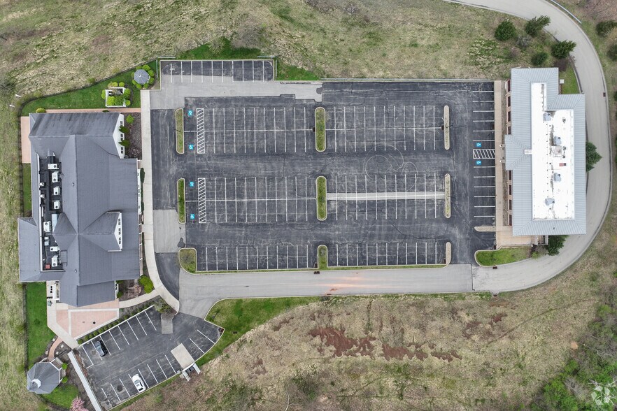 More Photos Of 150 Scharberry Ln, Mars Office For Lease